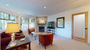 2BR GLENEAGLE - Modern Condo with Forested Views in the Benchlands